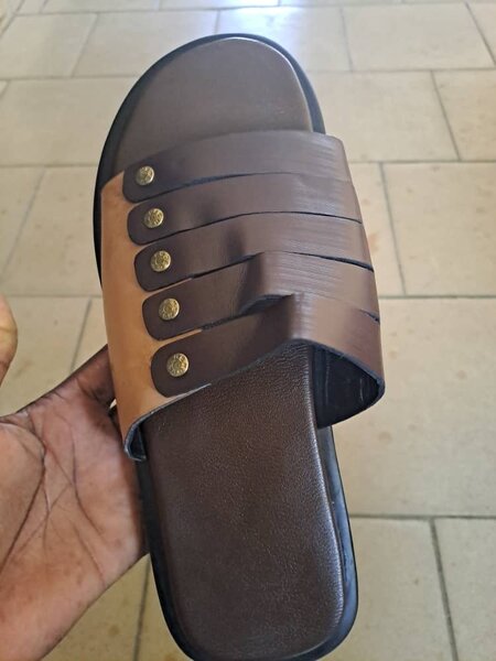 Sandales en simili croco homme