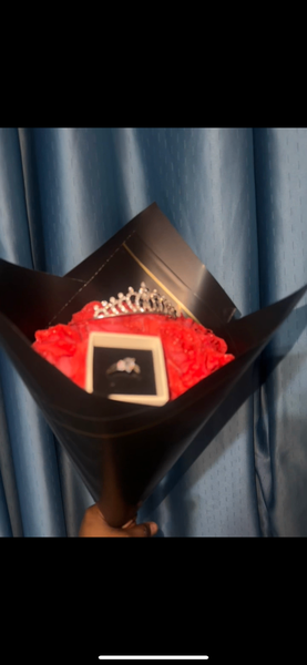 Bouquet de roses avec diadème