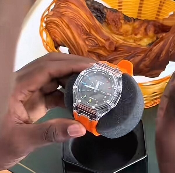 Montre élégante avec bracelet orange