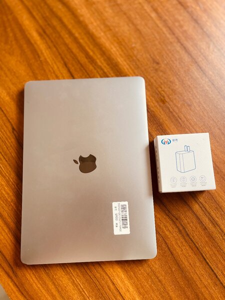 MAC BOOK PRO 2017  TOUCHBAR