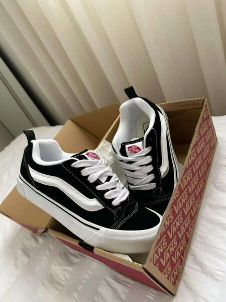 VANS KNU SKOOL