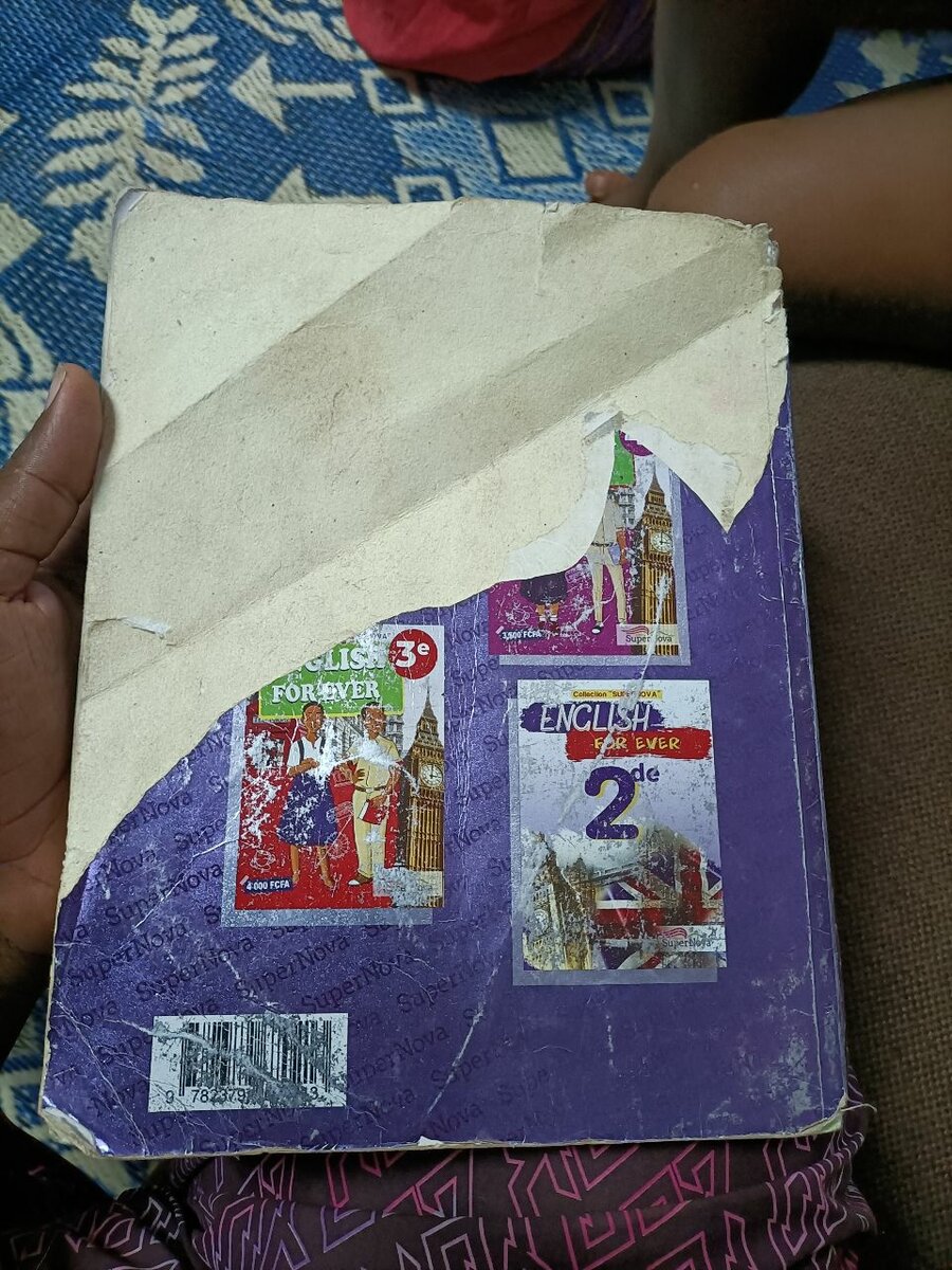 Livre scolaire d'anglais 6e