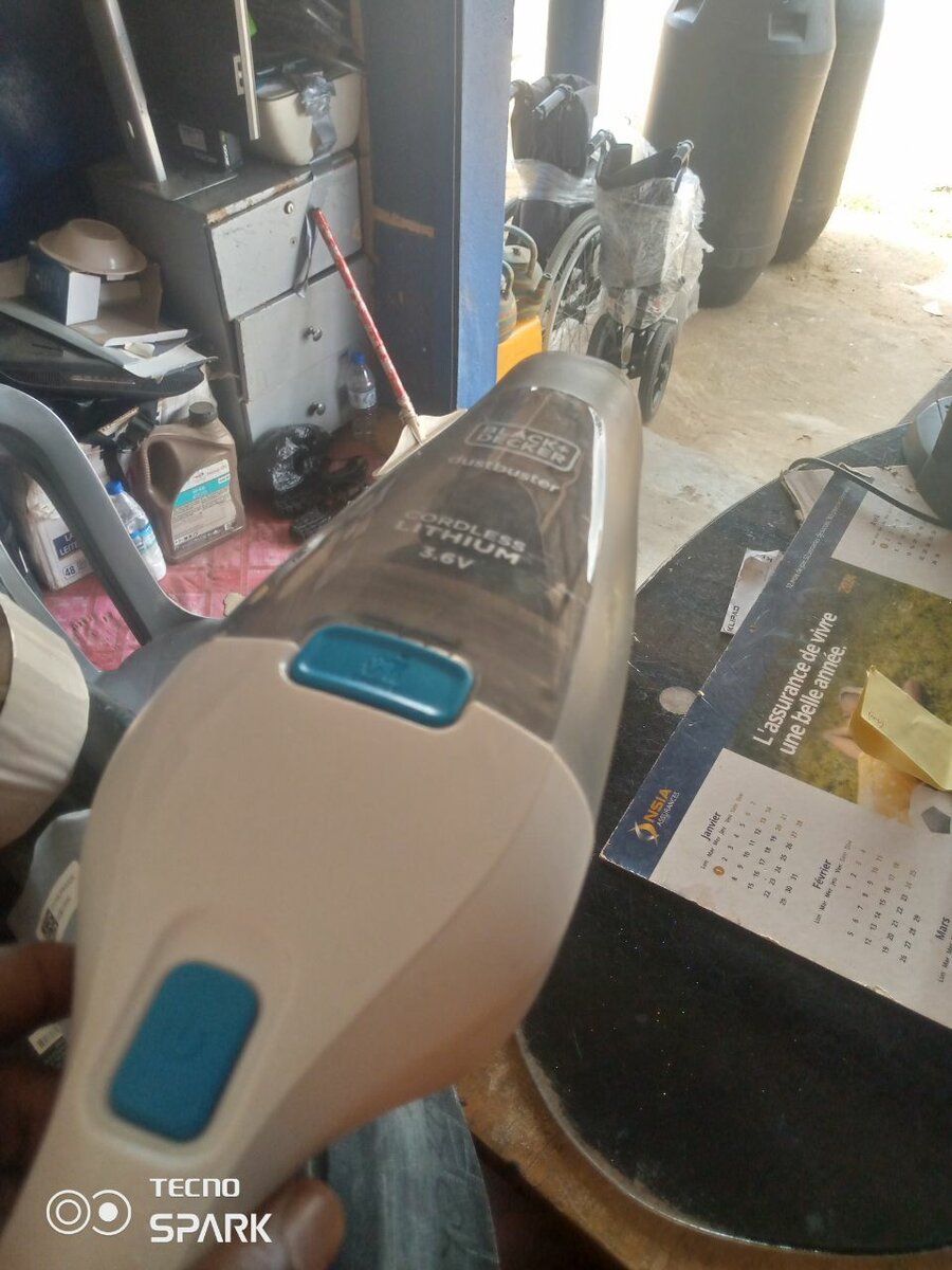 Aspirateur à main sans fil