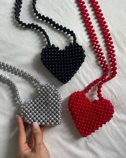 Sacs cœurs perlés colorés