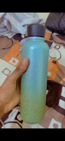 Bouteille d'eau scintillante