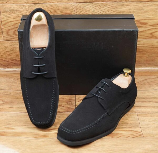 John Barton En Daim Noir