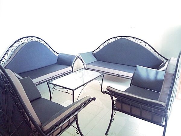 Ensemble canapé et chaises pour extérieur