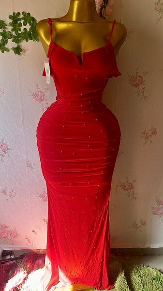 Robe longue rouge glamour