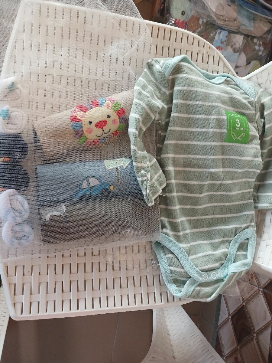 Redkite Baby Bodysuit Set