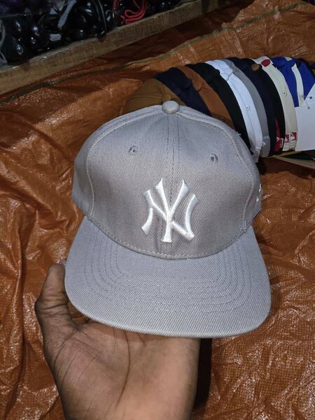 Casquette NY grise classique