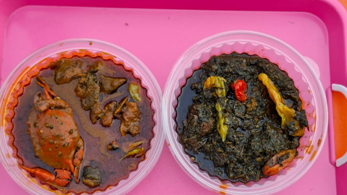 Crabe épicé en sauce