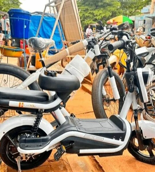 Trottinette Électrique Blanche