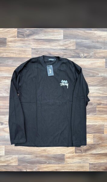 T-shirt noir à manches longues