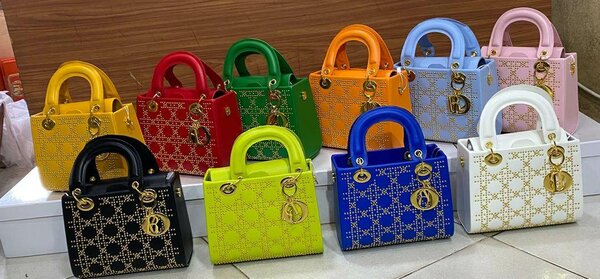 Hand bag's