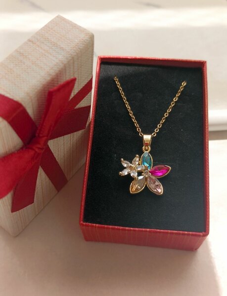 Collier Fleur Cristaux Elegants