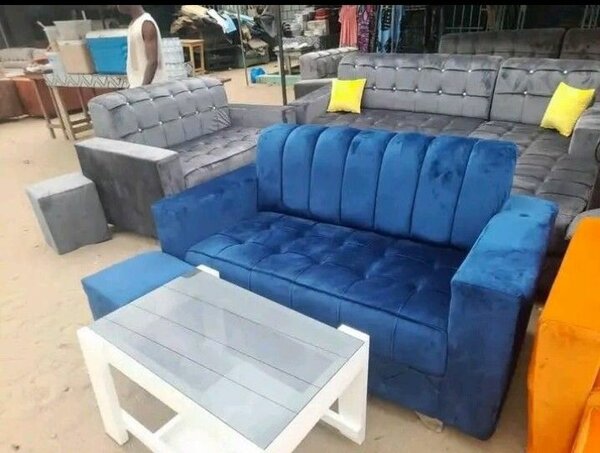 Canapé bleu en velours