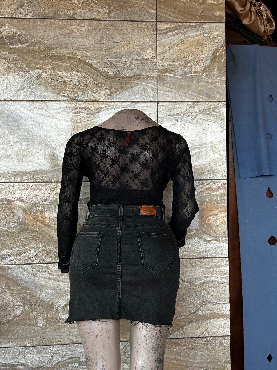 Jupe en jean noir élégante