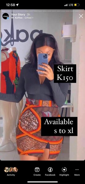 Women's mini skirt with a bright print