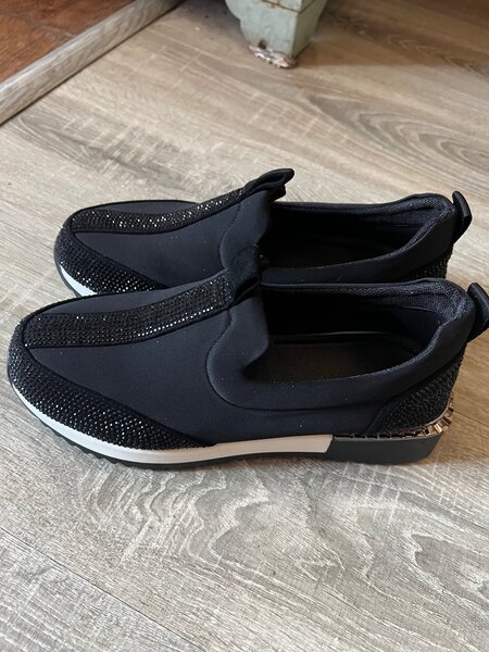 Обувь полу классика и спорт,торг уместен