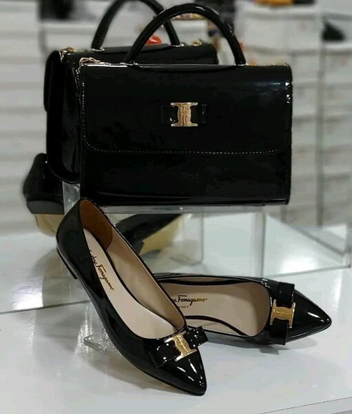 Chaussures à talons hauts en cuir noir