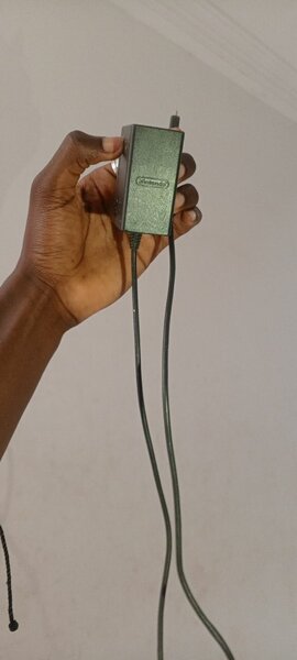 Adaptateur secteur polyvalent