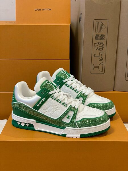 Chaussures Louis Vuitton vertes pour homme