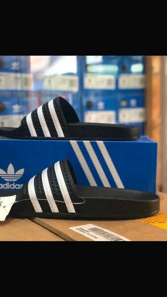 Claquettes confortables Adidas