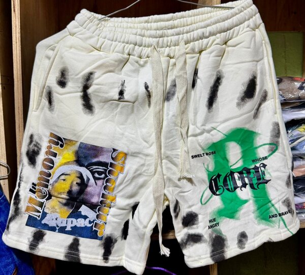 Short imprimé urbain tendance