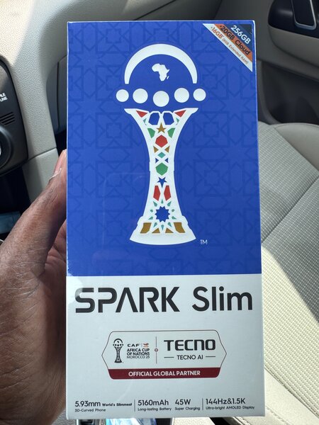 Smartphone TECNO SPARK Slim