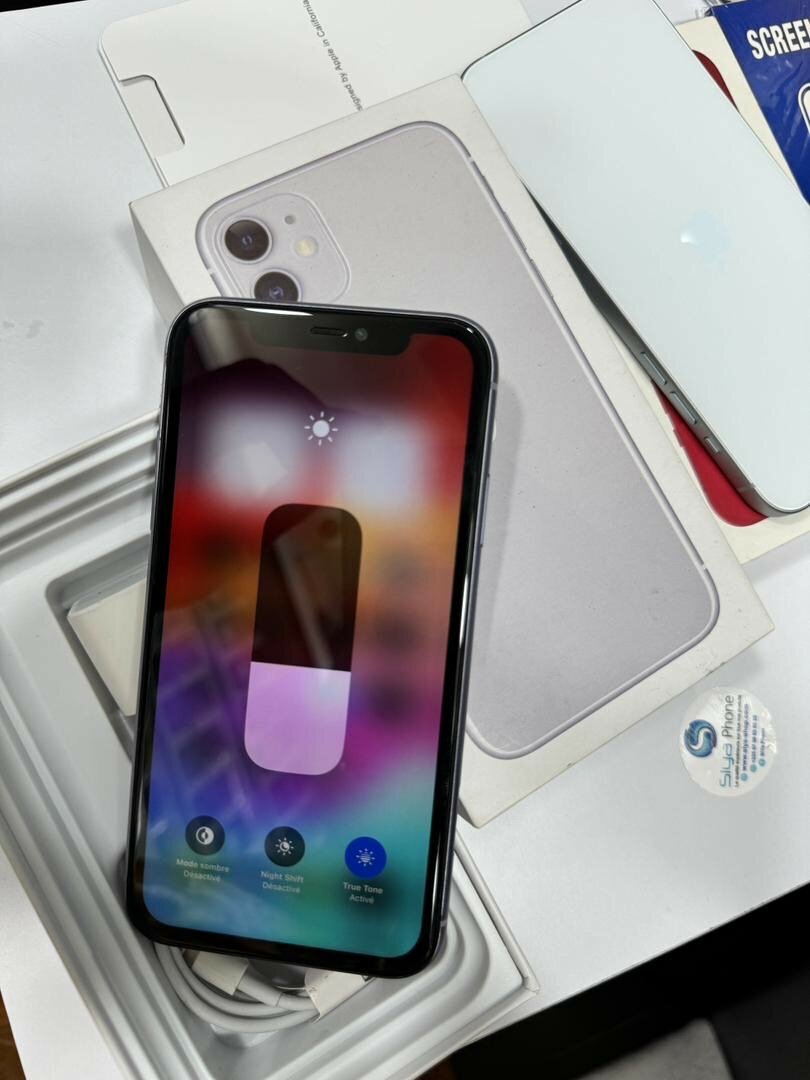 iPhone 11 simple 64gb tout passe propre