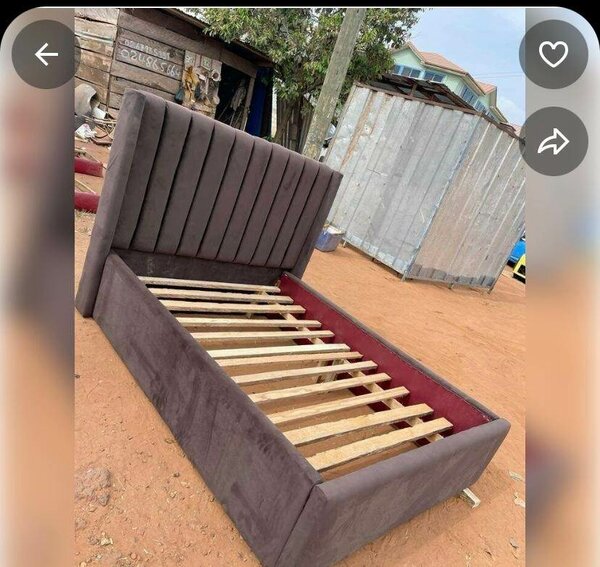 Lit en velours moderne