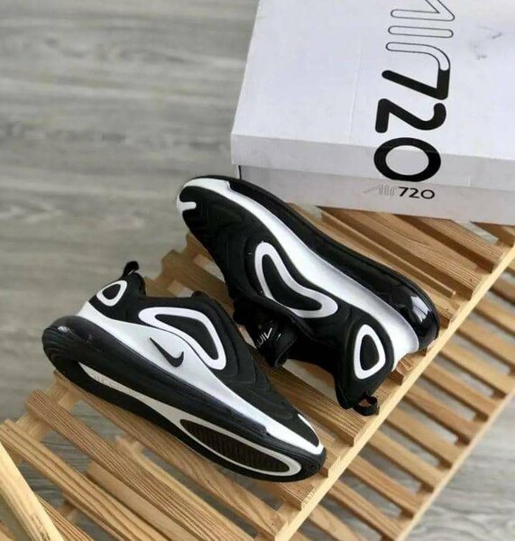 Nike Air Max 720 Noir
