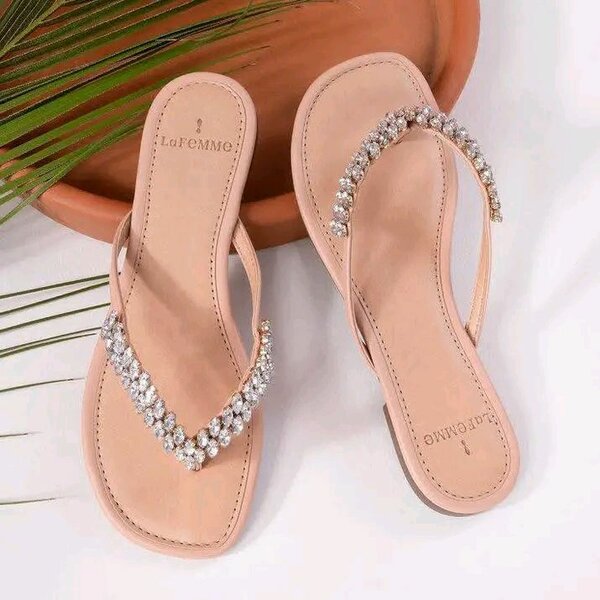 Tongs élégantes à strass