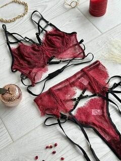 Ensemble lingerie rouge transparent