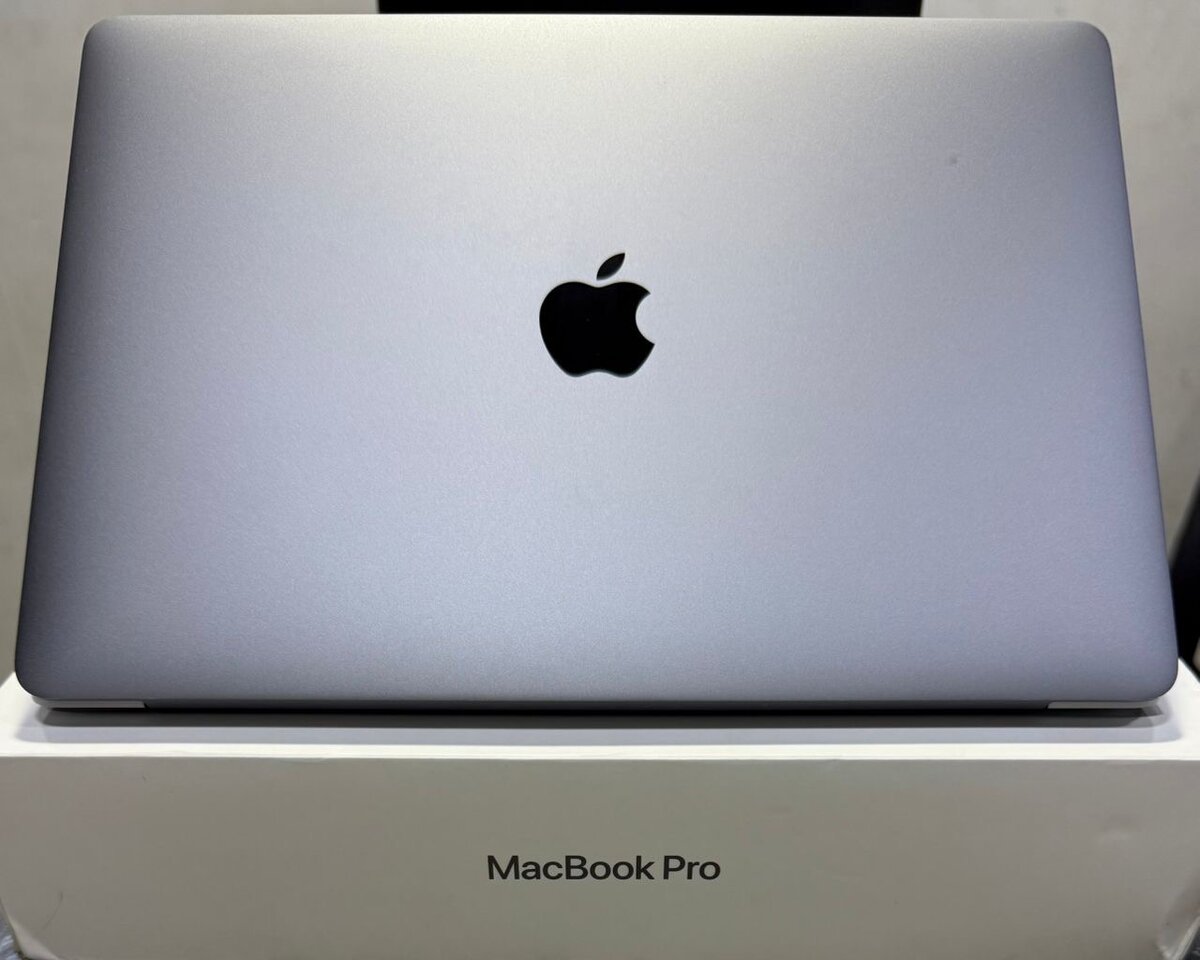 macbook pro m2 2022
