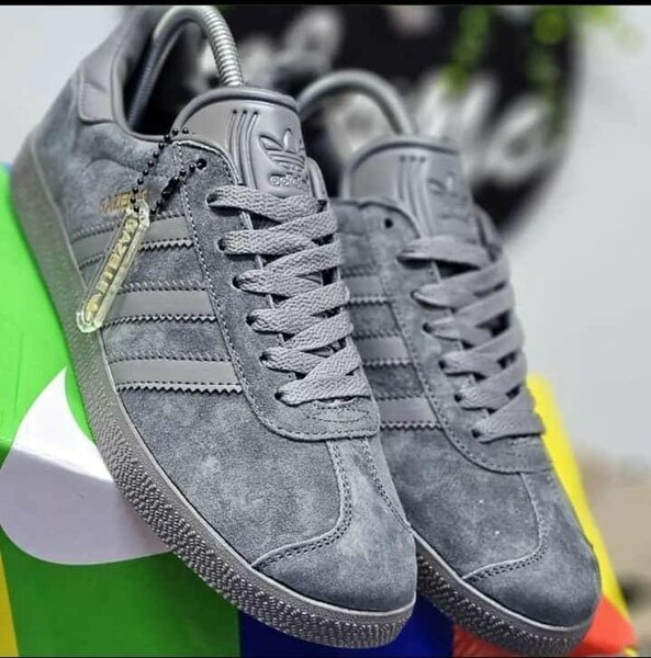 Men's shoes/Sneakers