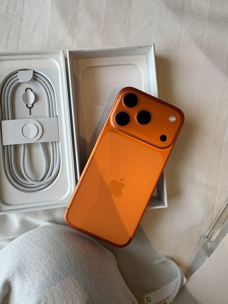 iPhone Orange Édition Limitée