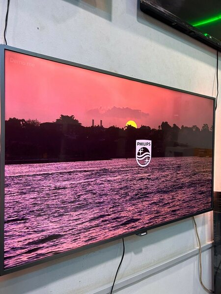 50inches digital satellite android smart 4k Phillps tv