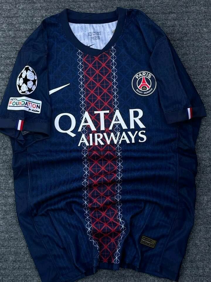 Maillots de football authentiques