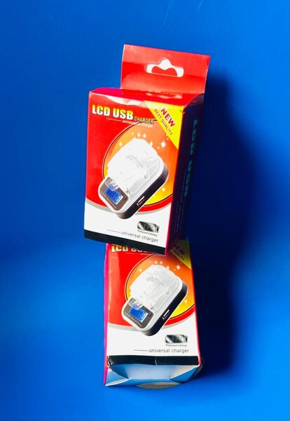 Chargeur USB Universel LCD