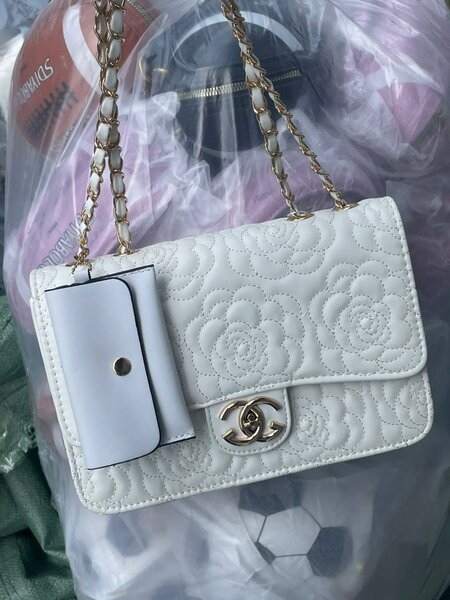 Sac à main en cuir blanc