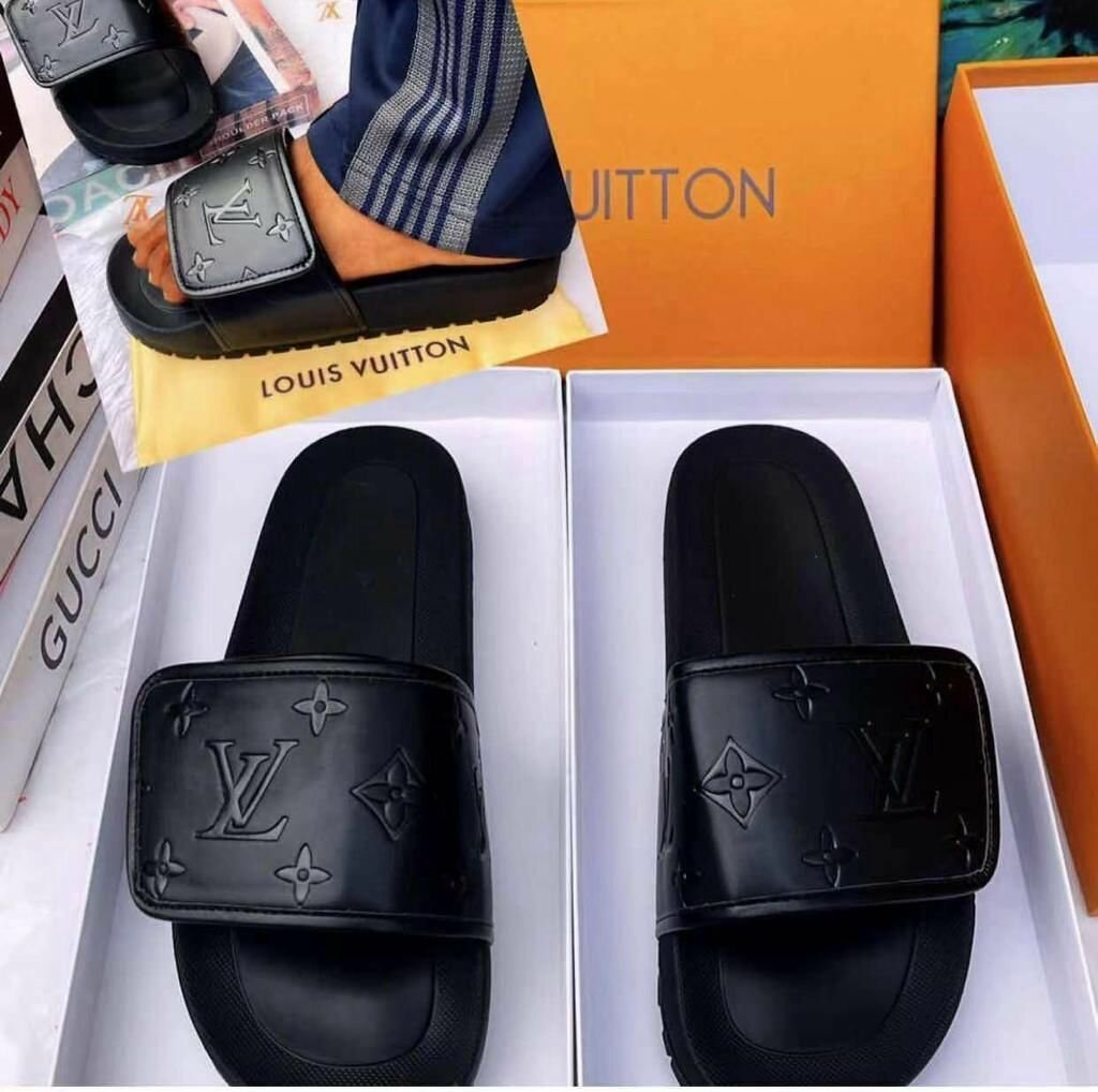 Louis Vuitton Solid Slippers