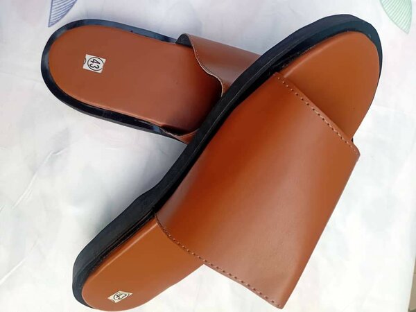 Sandales en cuir marron