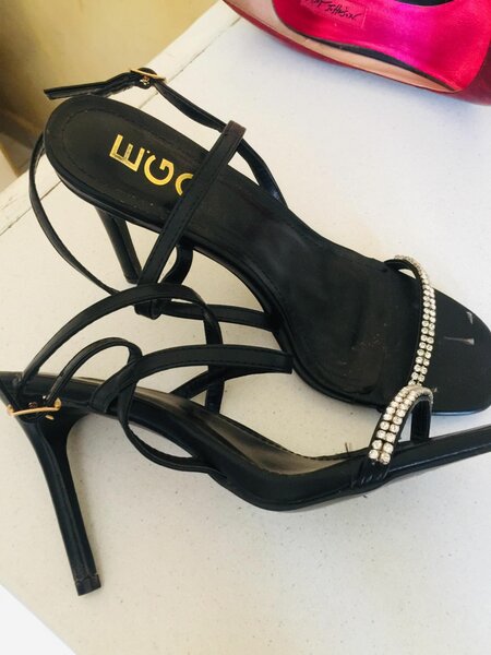 Black heels size 40