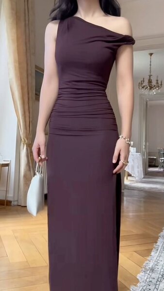 Robe elegante avec fente