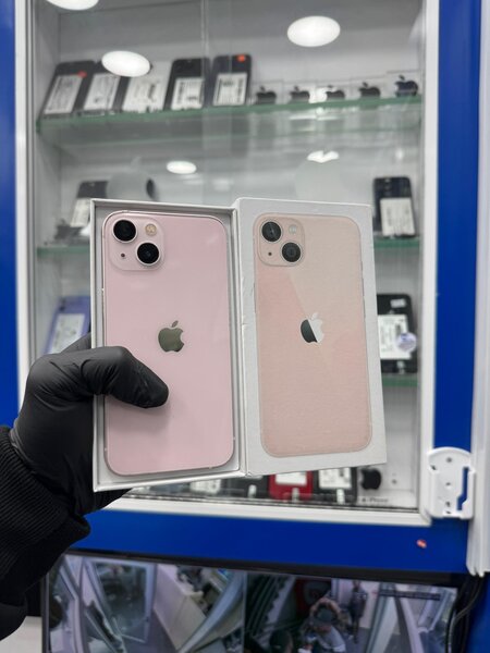 iPhone 13 Rose - Édition Limitée