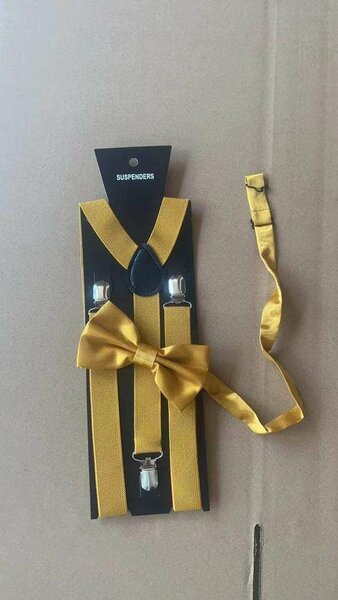 Bretelles dorées avec nœud papillon