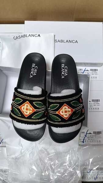 Claquettes élégantes Casa Blanca