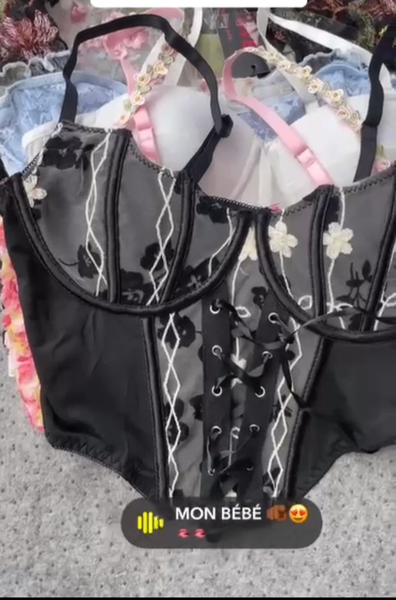 Corset élégant floral