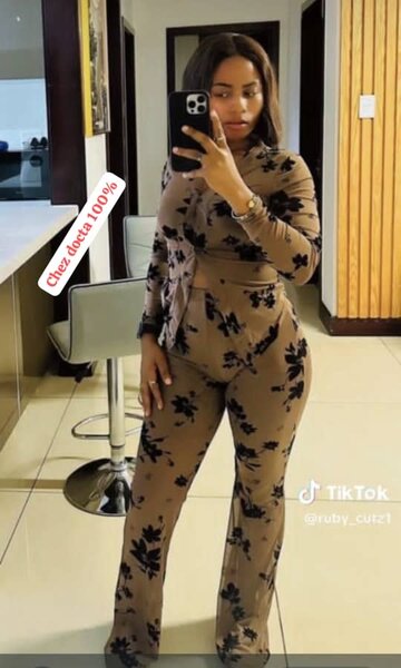 Combinaison élégante à motifs